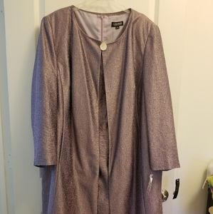 Sleeveless dress with same length jacket